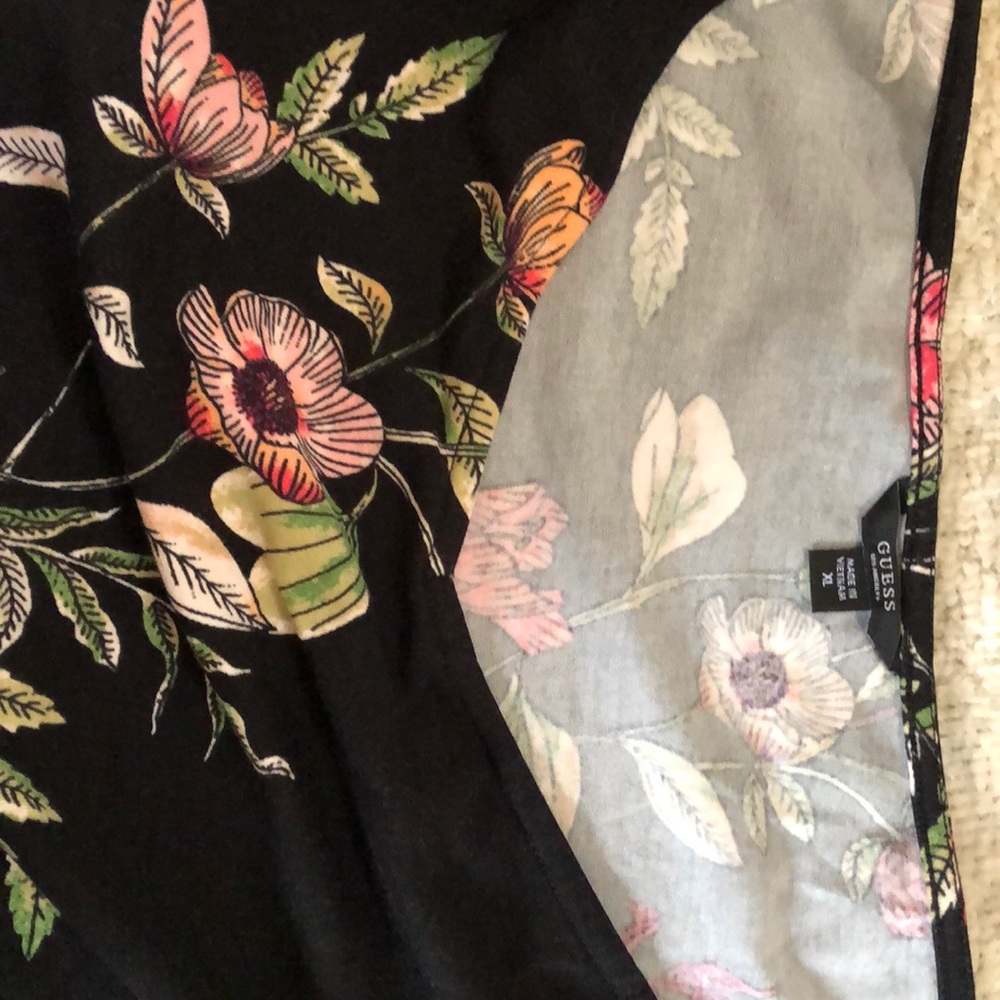 Women’s guess top